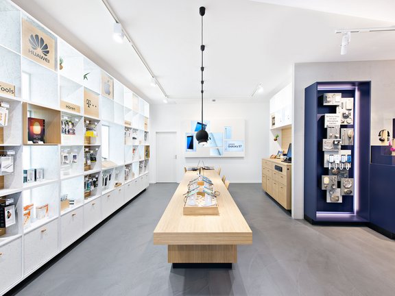Shops für MobilCom Debitel umgesetzt mit der Unterstützung von Holtmann+, deutschlandweit 2010-2019.