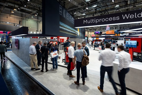 Holtmannplus_projekte_messe_fronius3.jpg  