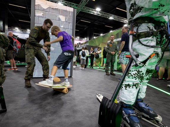 Bundeswehr exhibition booth GamesCom 2026