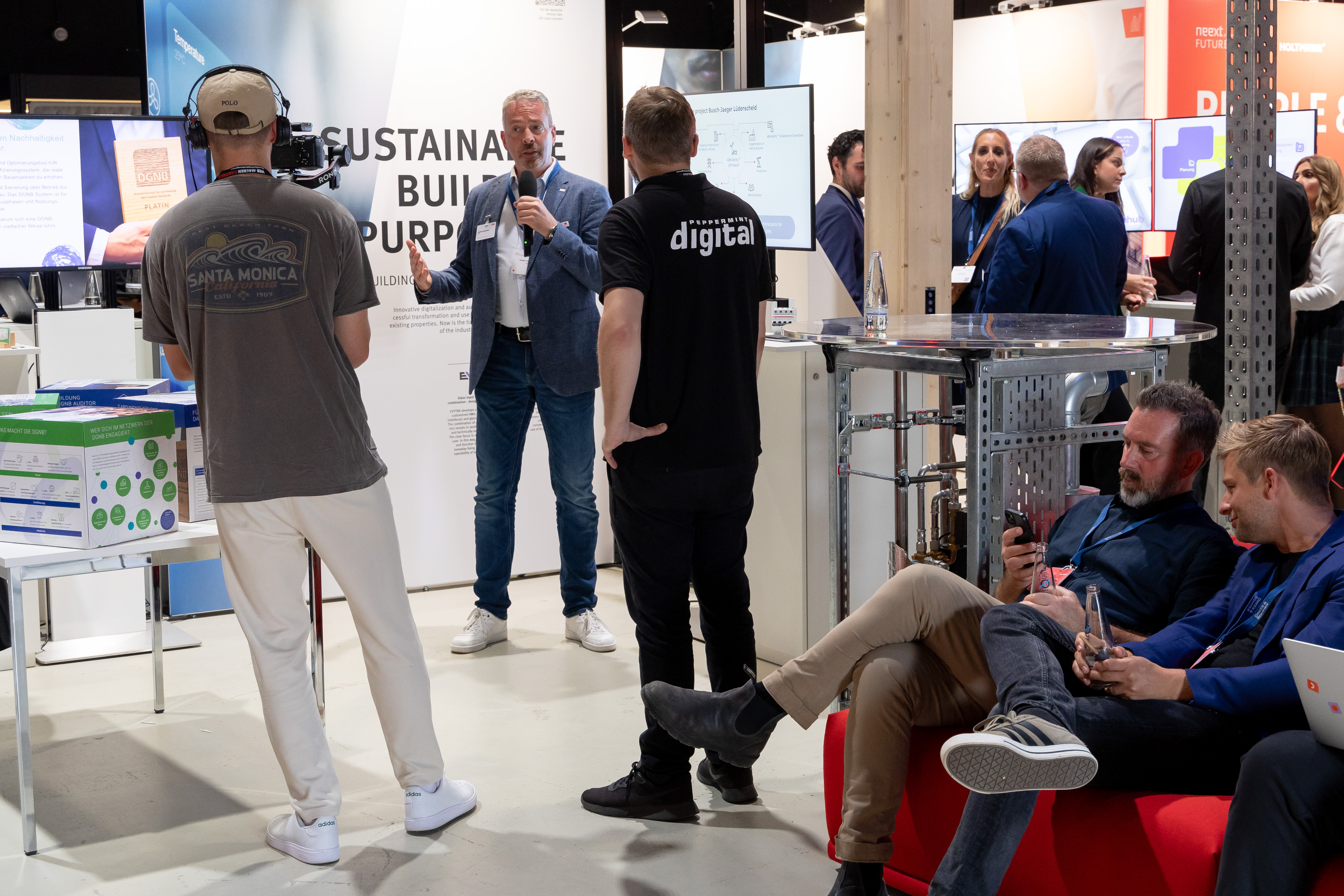 [Translate to English:] Neext Event von Drees & Sommer umgesetzt mit Holtmann+, in Berlin 2025.